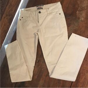 🎈Hot Kiss low rise, off white skinny Lilly jeans